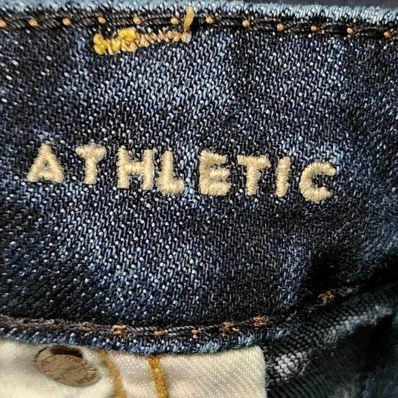 American Eagle Men’s Airflex Athletic Fit Darkwash Distressed Stretch Denim Jean - Picture 4 of 7